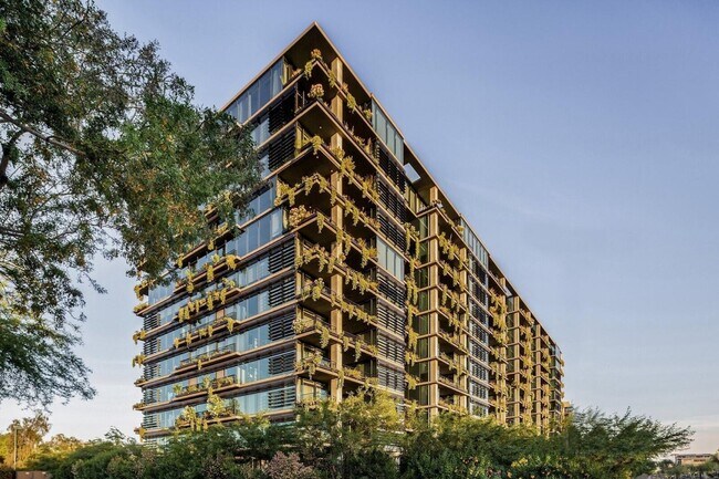 Building Photo - 7120 E Kierland Blvd