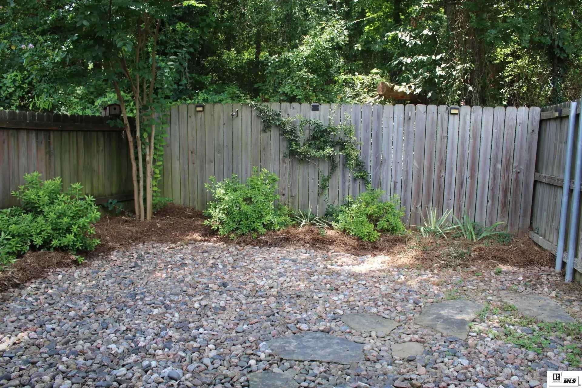 Building Photo - 110 Willow Branch Dr