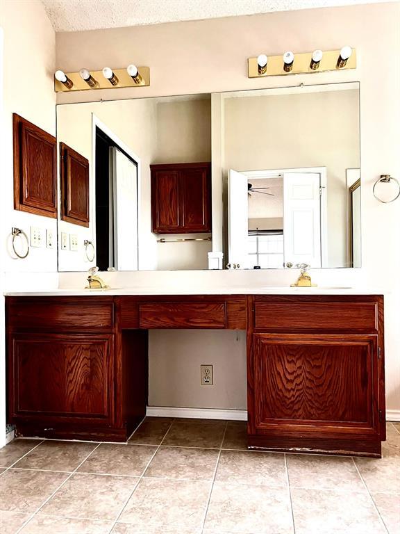 Building Photo - 2904 Wren Cir