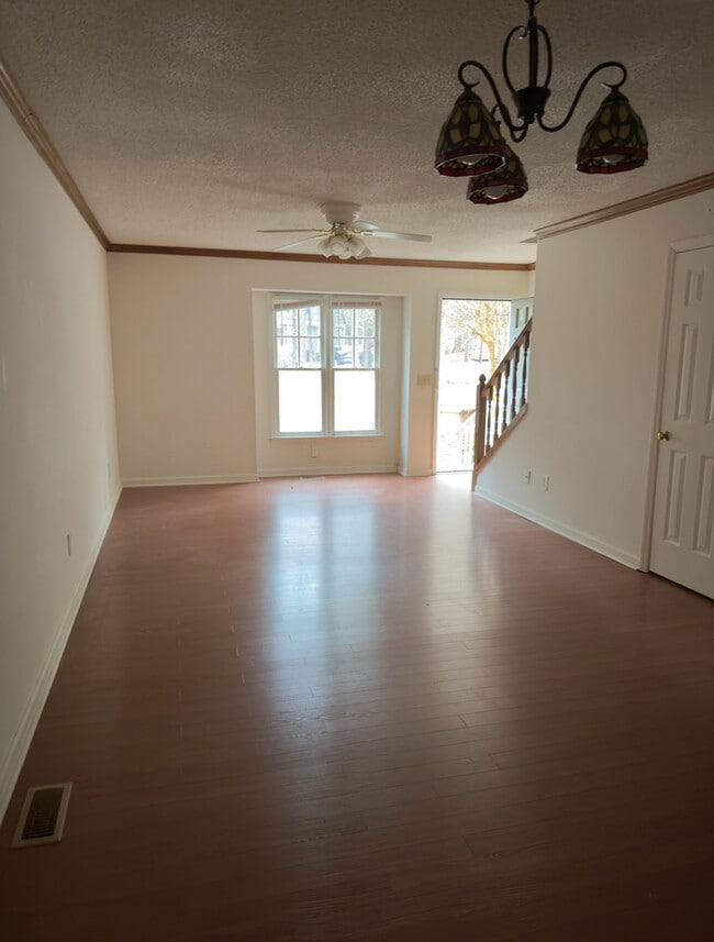 Building Photo - 121 Winners Cir