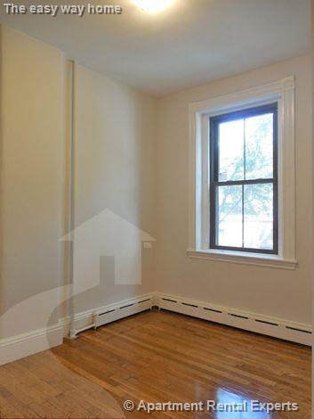Building Photo - 110 Willow St