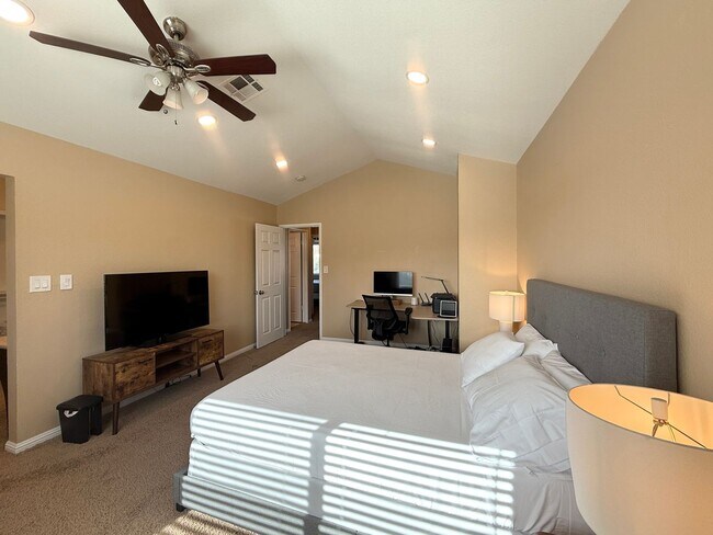 Building Photo - Fully Furnished 4 Bedroom Home! NO HOA! Park up to 6 vehicles! Pool and Spa! Close to Spring Moun...