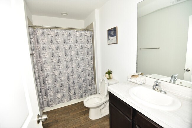 Building Photo - 16684 Lonely Pines Dr