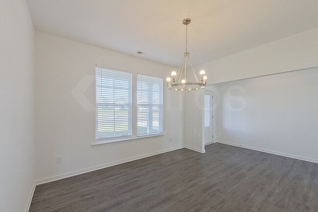 Building Photo - 101 Silver Maple Ln