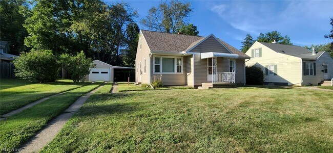 Building Photo - 517 Evans Ave