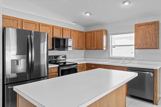 Building Photo - 3961 Hampton Hills Dr