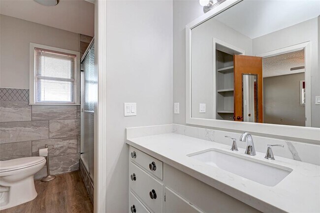 Building Photo - 16711 US-90 ALT