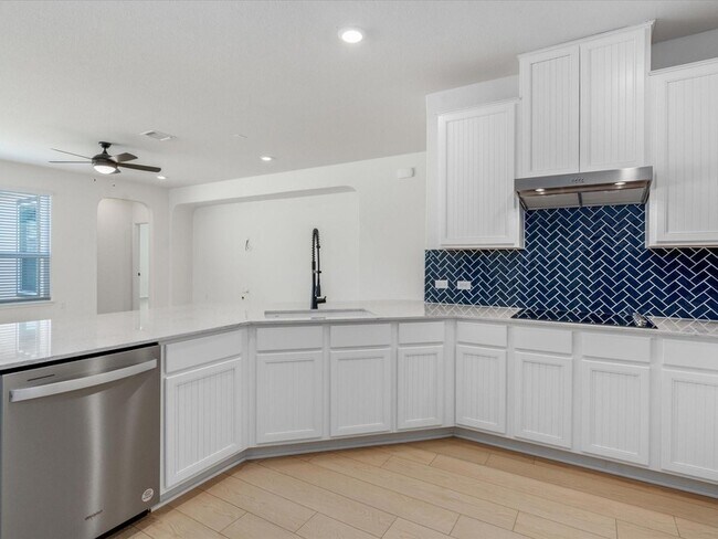 Building Photo - 12501 Chumleys St