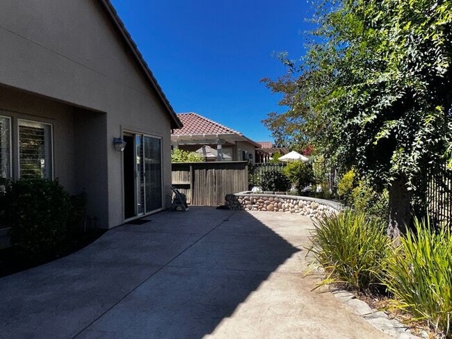 Building Photo - Spacious 3BR, 2BA with Solar and Modern Up...