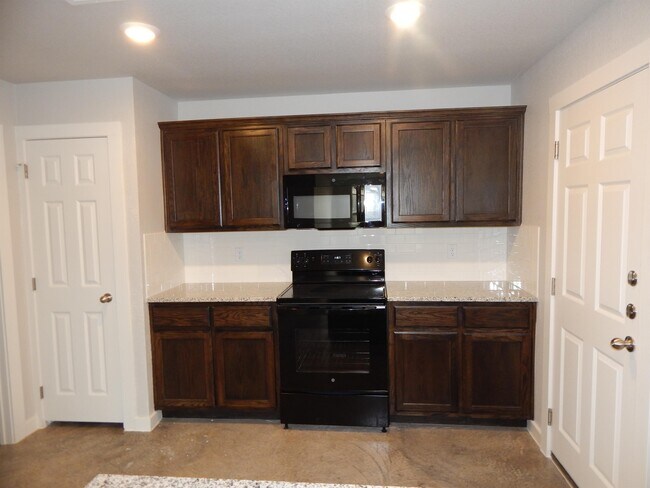 Building Photo - 1415 Shoshoni Trail