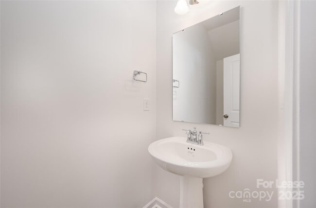 Building Photo - 3220 Lilac Grove Dr