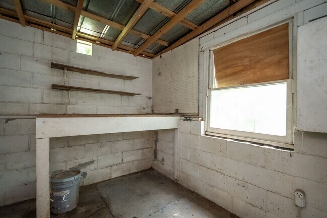 Building Photo - 175 Habersham Way