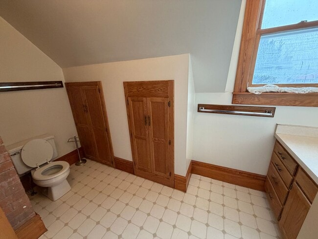 Building Photo - 800 S 9th St