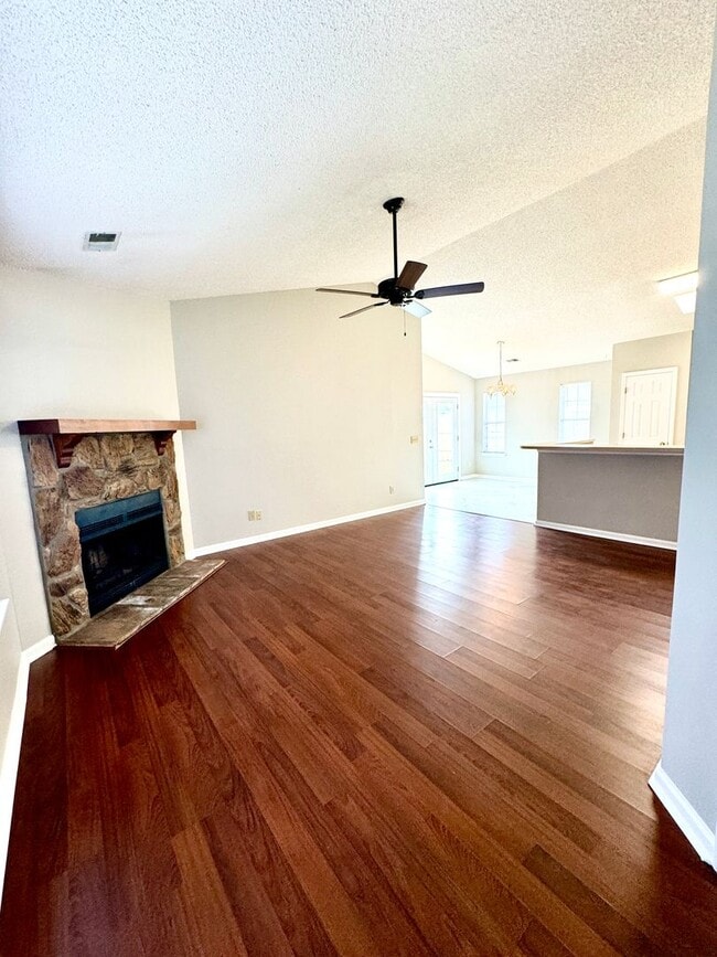 Building Photo - Charming two bedroom, two bathroom home at...
