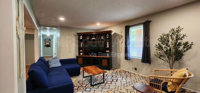 Building Photo - 150 Timberland Trail