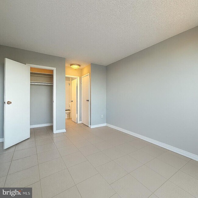 Building Photo - 5500 Holmes Run Pkwy