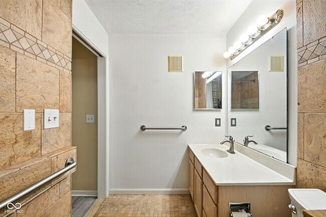 Building Photo - 12598 Tennyson Ln