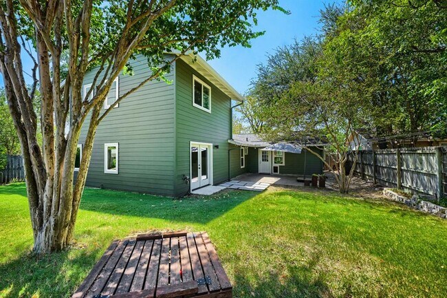 Building Photo - 5503 Wellington Dr