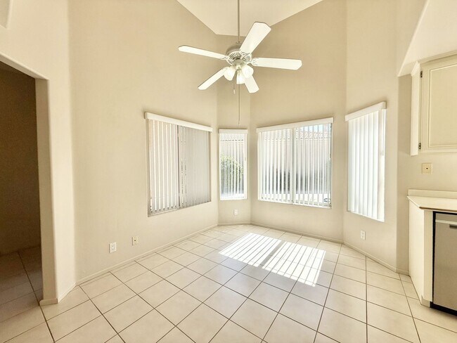 Building Photo - 48625 Cll Esperanza