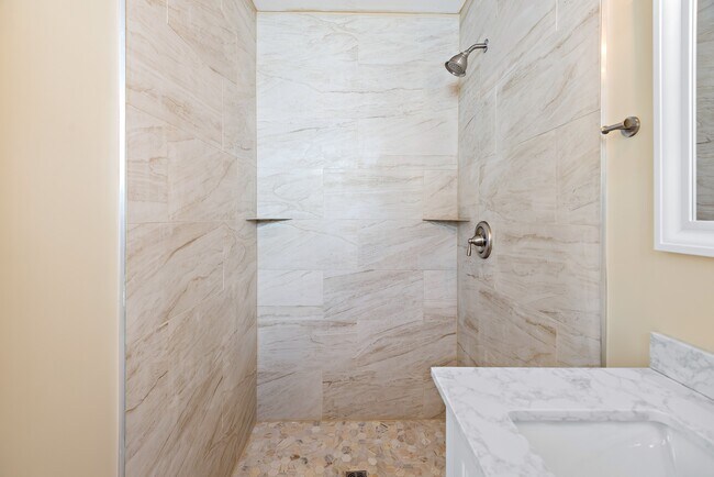 Building Photo - 312 Chalfonte Dr