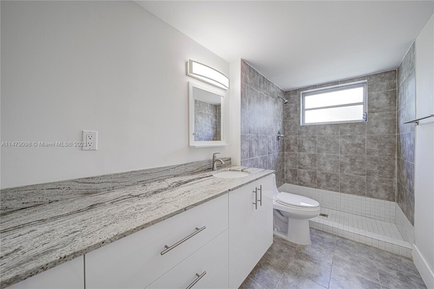 Building Photo - 8329 SW 137th Ave