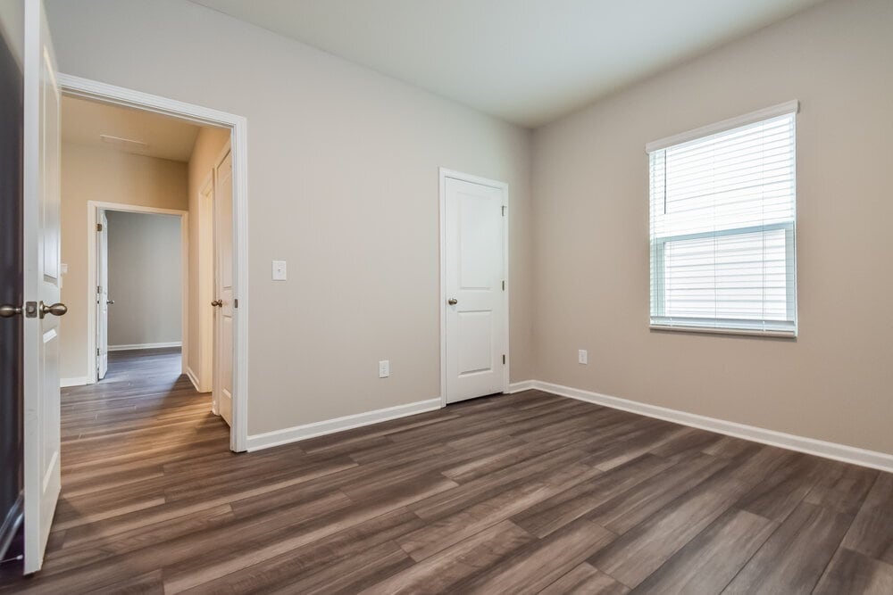 Building Photo - 570 Knightsbridge Ln