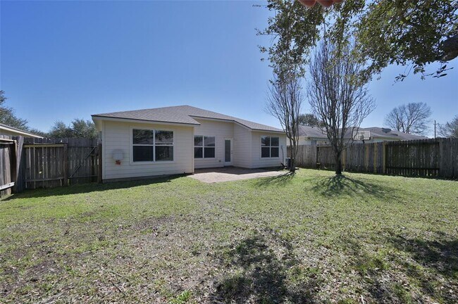 Building Photo - 28927 Rio Grande River Dr