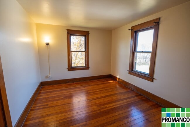 Building Photo - Southern Style Charming 3-Bedroom Farmhouse