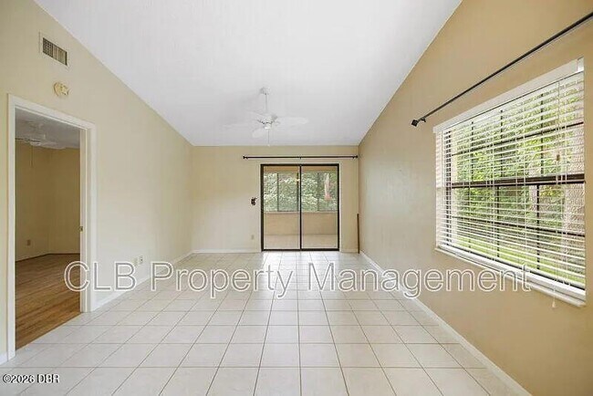 Building Photo - 6177 Sequoia Dr