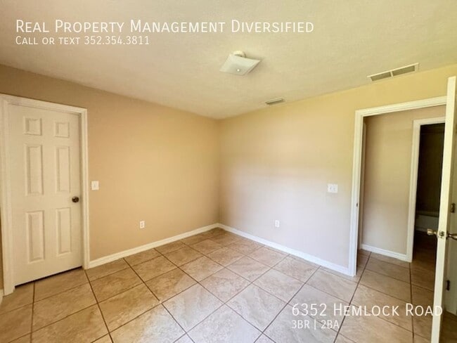 Building Photo - 6352 Hemlock Rd