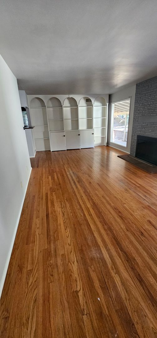 Building Photo - 3 bedroom Riverside home