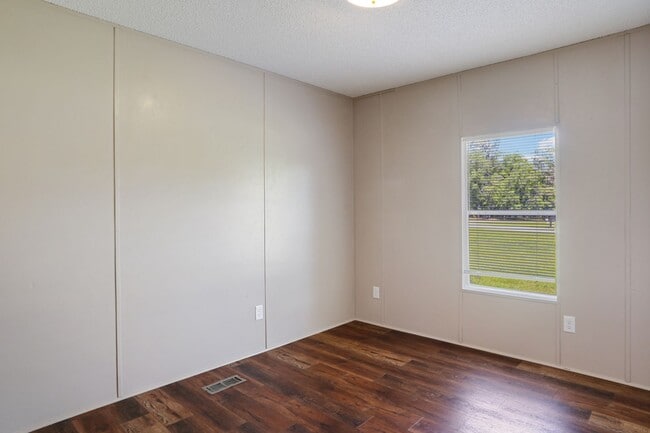 Building Photo - 4bd 2ba Mobile HOME FOR RENT!