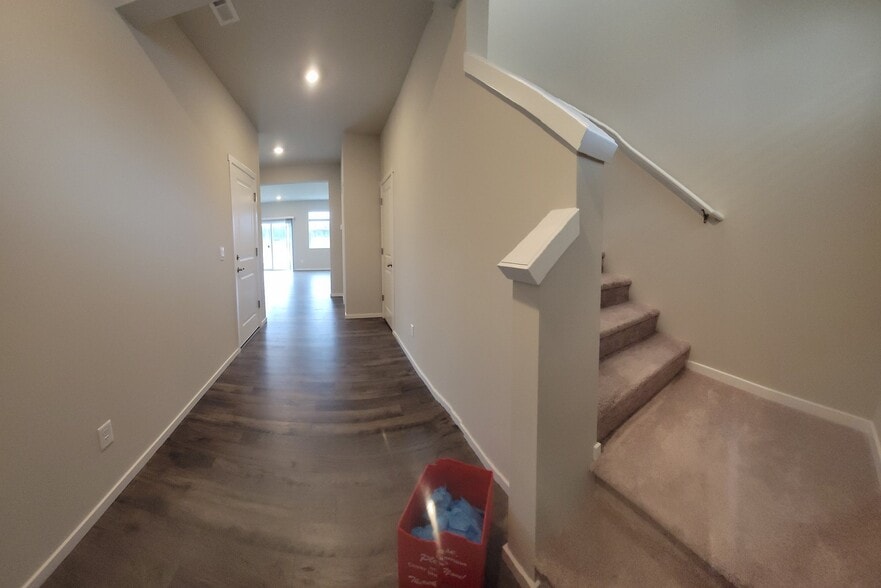 Building Photo - 1152 SW Pendleton Way