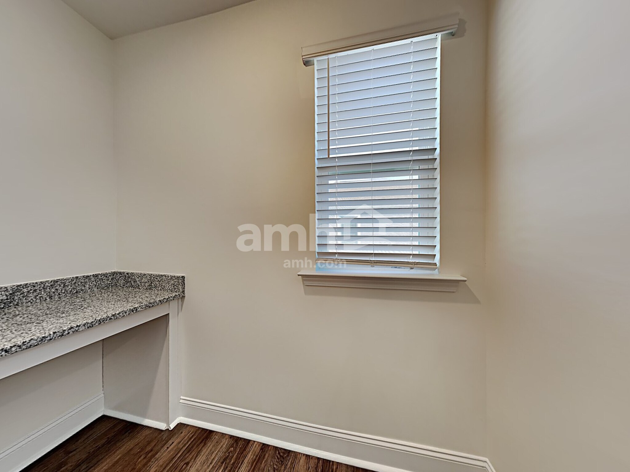 Building Photo - 408 Cartess Rd