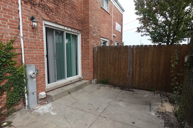 Building Photo - 1420 Shermer Rd