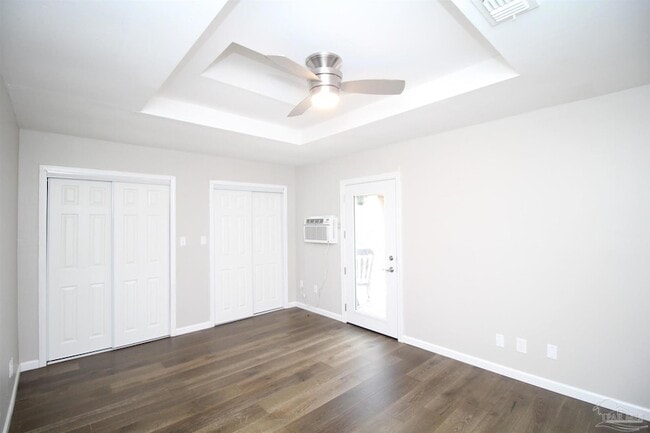 Building Photo - 6103 E Shore Dr