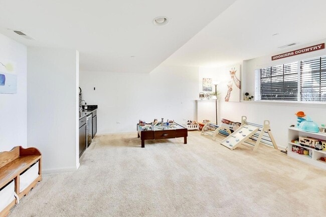 Building Photo - 303 S NW Hwy