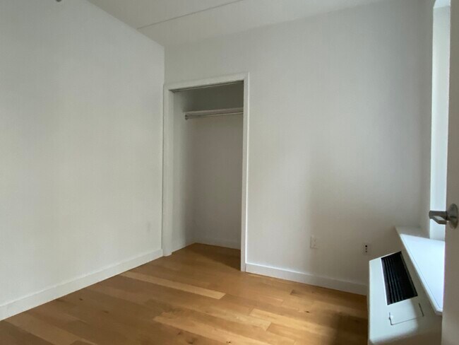 Building Photo - 150 Union Ave