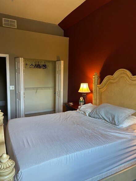 Building Photo - 5026 Sunridge Palms Dr