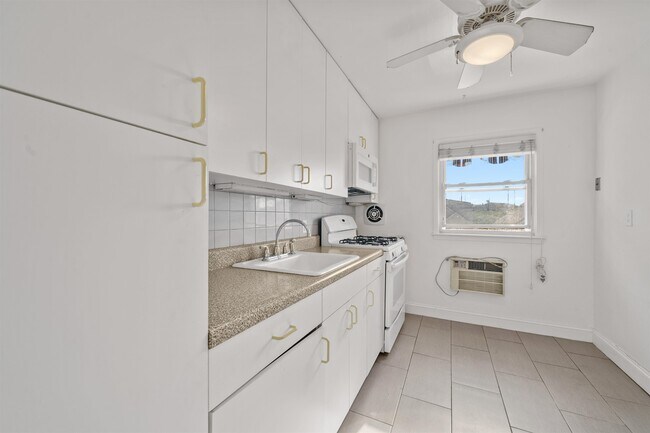 Building Photo - 26 Briarwood Rd