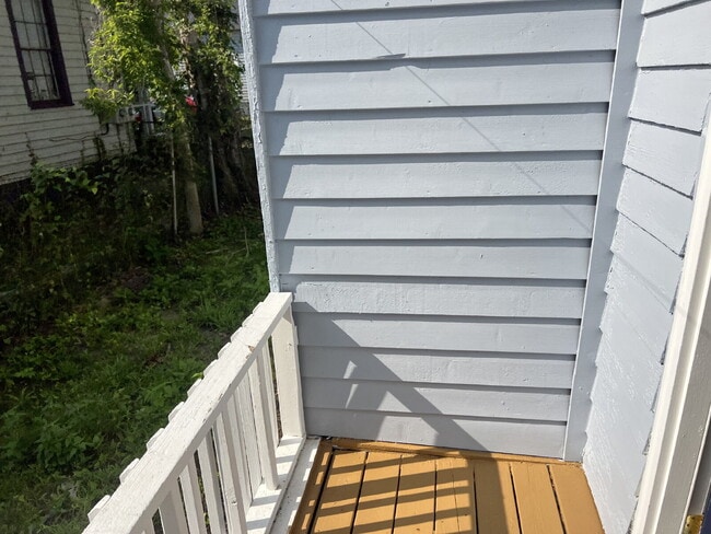 Building Photo - Charming 2 Bedroom Cottage Near King Mill ...
