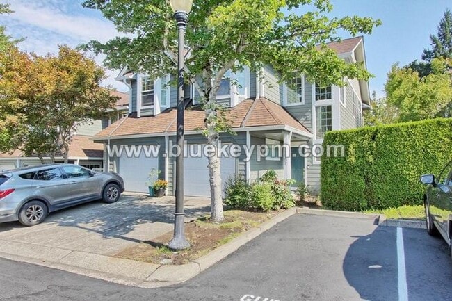 Primary Photo - 2 Bed, 2.5 Baths Townhome in Beaverton Nea...