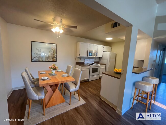 Building Photo - Top floor 2bd/1ba Condo in Aurora  **$500 MOVE IN SPECIAL**