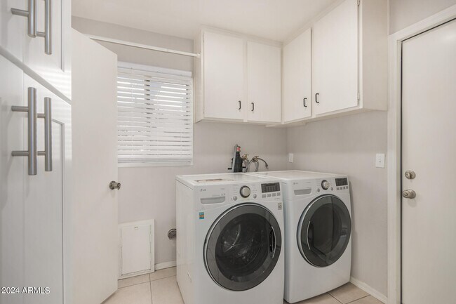 Building Photo - 6319 N 83rd Pl