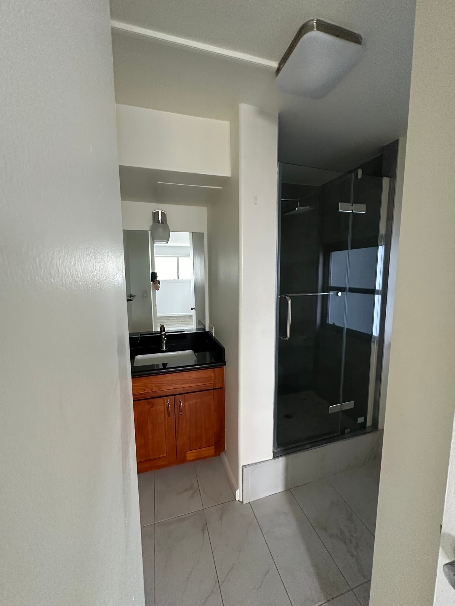 Building Photo - 2085 Ala Wai Blvd