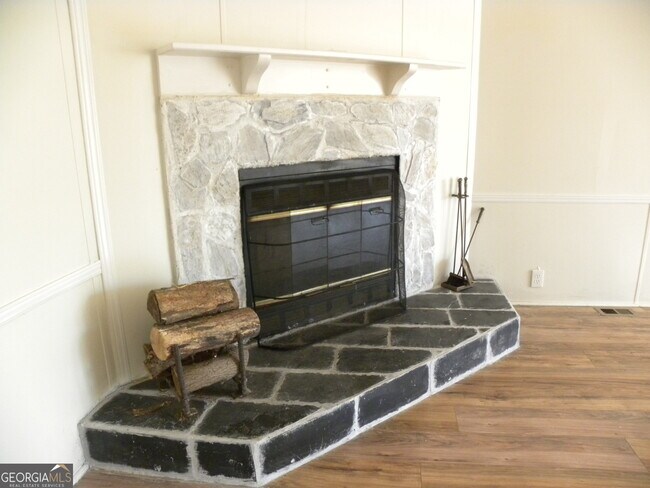 Building Photo - 297 Bell Acres Rd