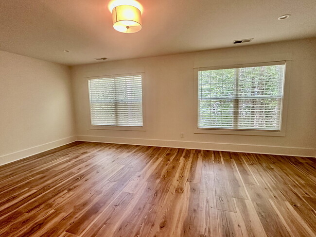 Building Photo - Stunning Four Bedroom Low Country Home in ...