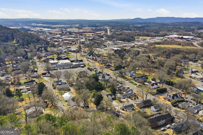 Building Photo - 212 Chandler St