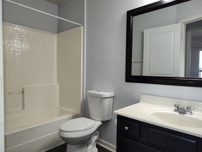 Building Photo - Move-in ready, Townhome Located in the Bra...