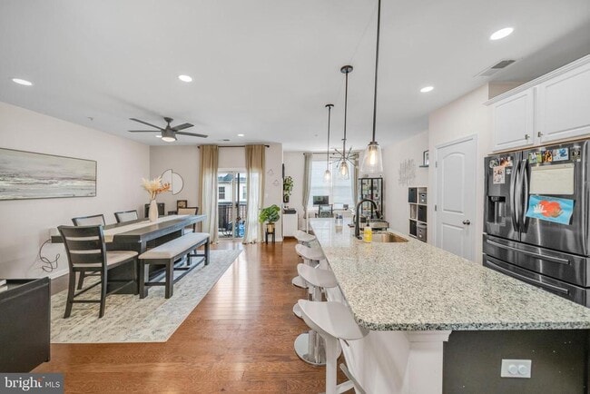 Building Photo - 2609 Campus Way N